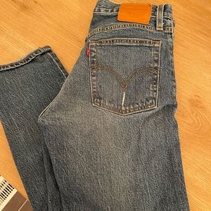 Levi ankle crop jeans